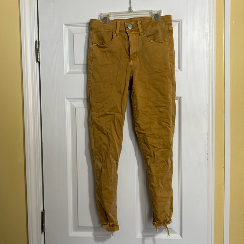 Yellow American Eagle high rise crop jegging